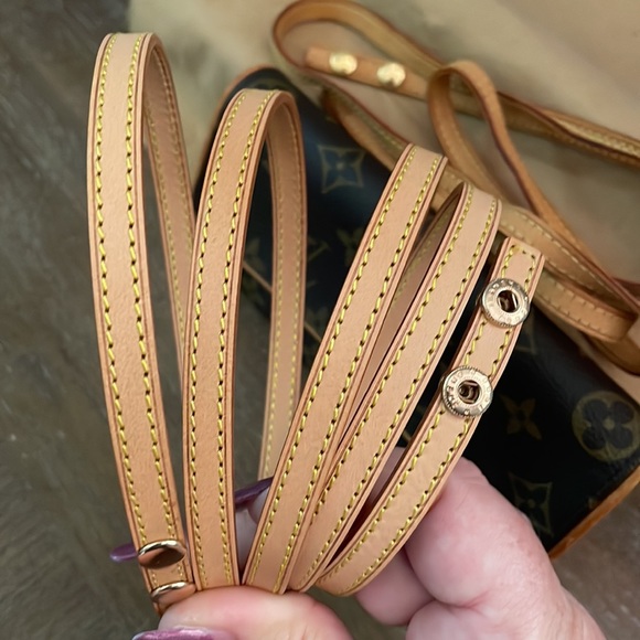 Louis Vuitton Pochette Twin - Picture 2 of 11